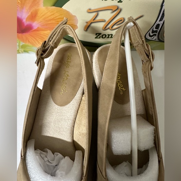 Easy Street Womens Maureen Wedge Sandals Size 8 - Picture 5 of 7